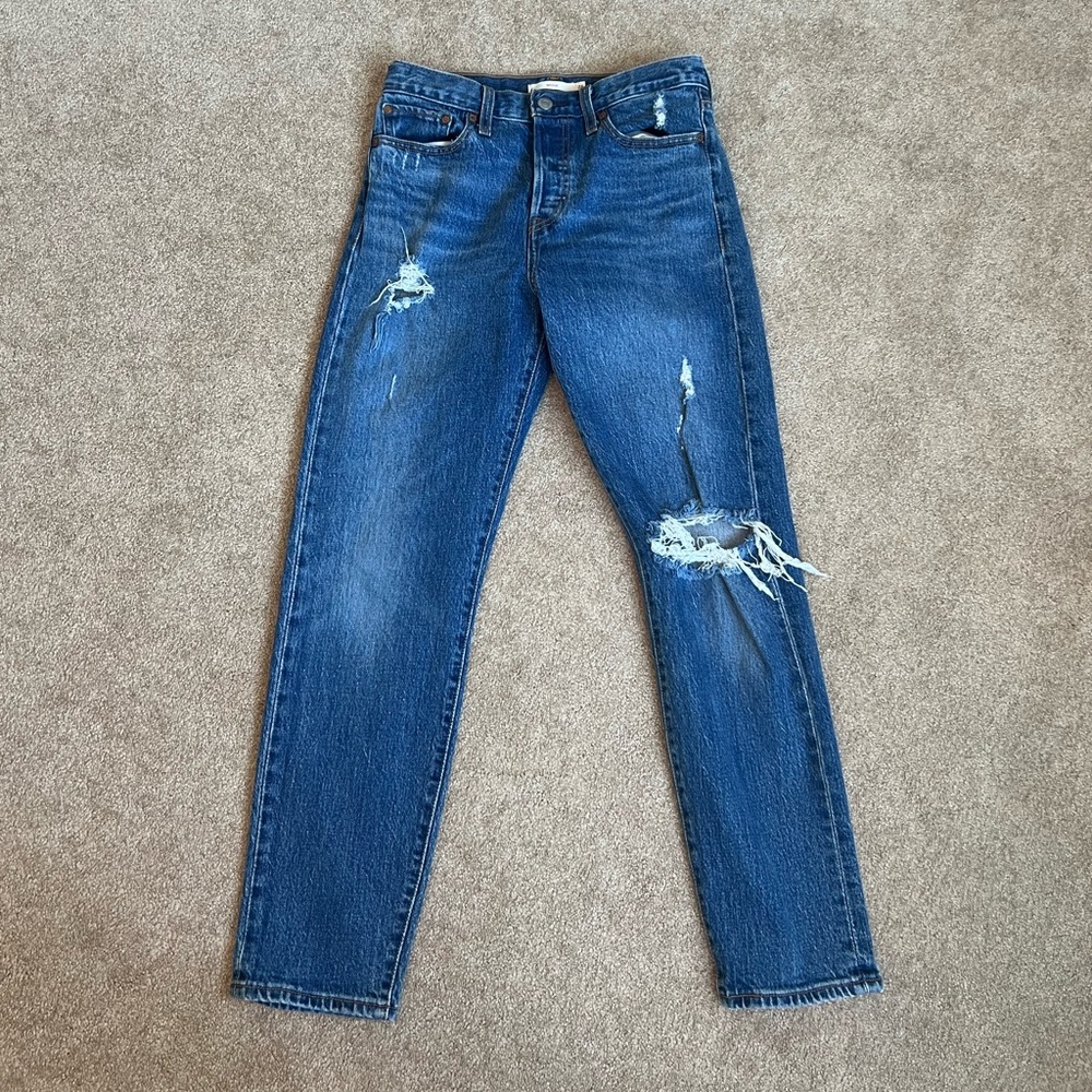 Levi’s wedgie fit medium wash jeans